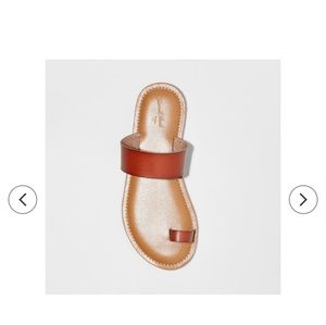 Universal Thread Sandals